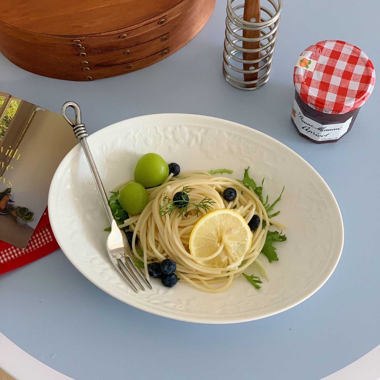 Embossed Ceramic Dinner Plate, 18.5 cm